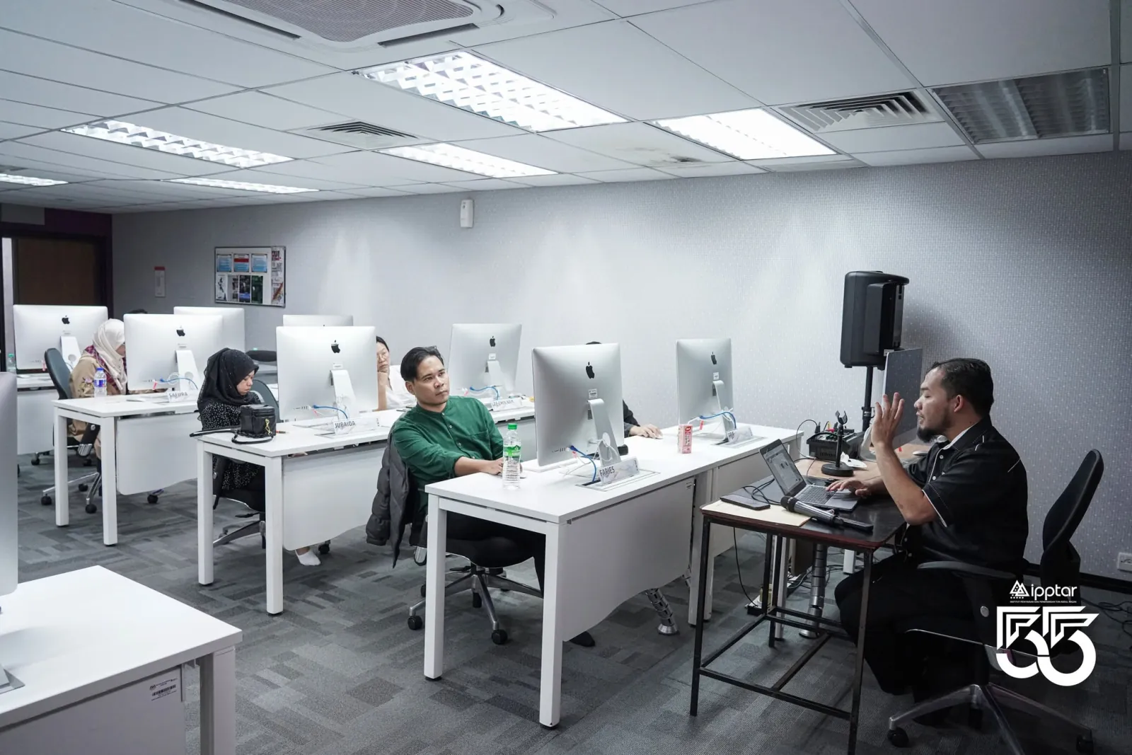 Suasana latihan di Makmal Kreatif, Bangunan Ilmu, IPPTAR
