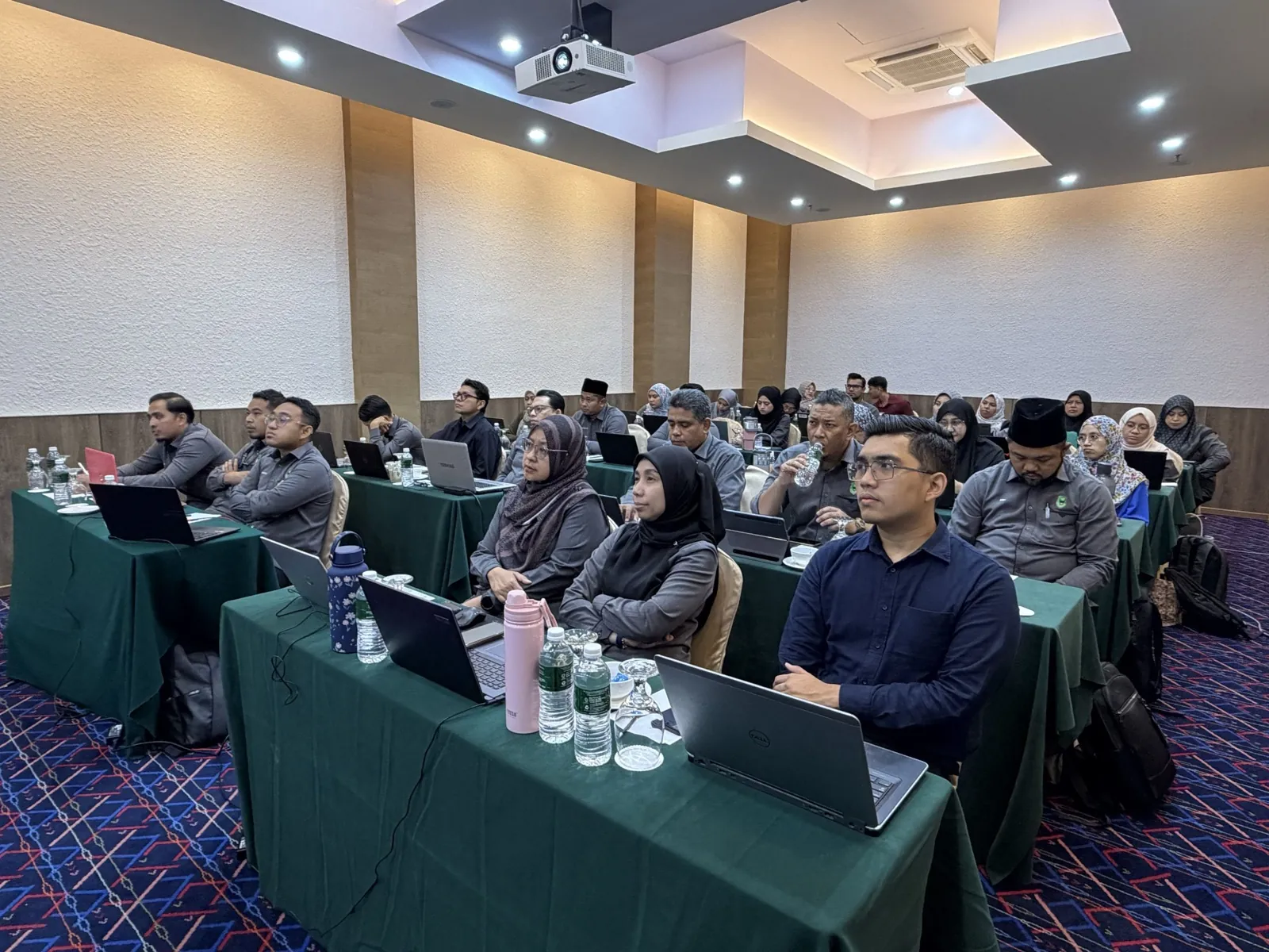 Peserta MAINS semasa sesi latihan