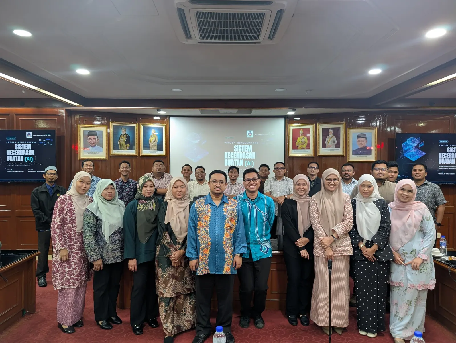 Gambar kumpulan peserta latihan Generative AI for Engineers bersama MPS