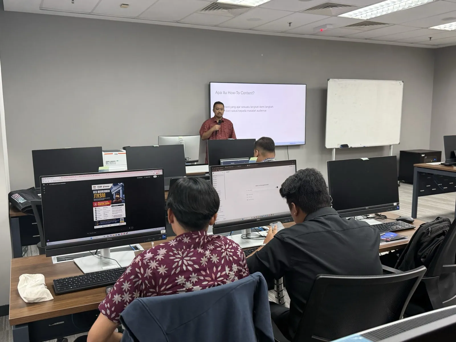 Sesi latihan Gen AI untuk content creation