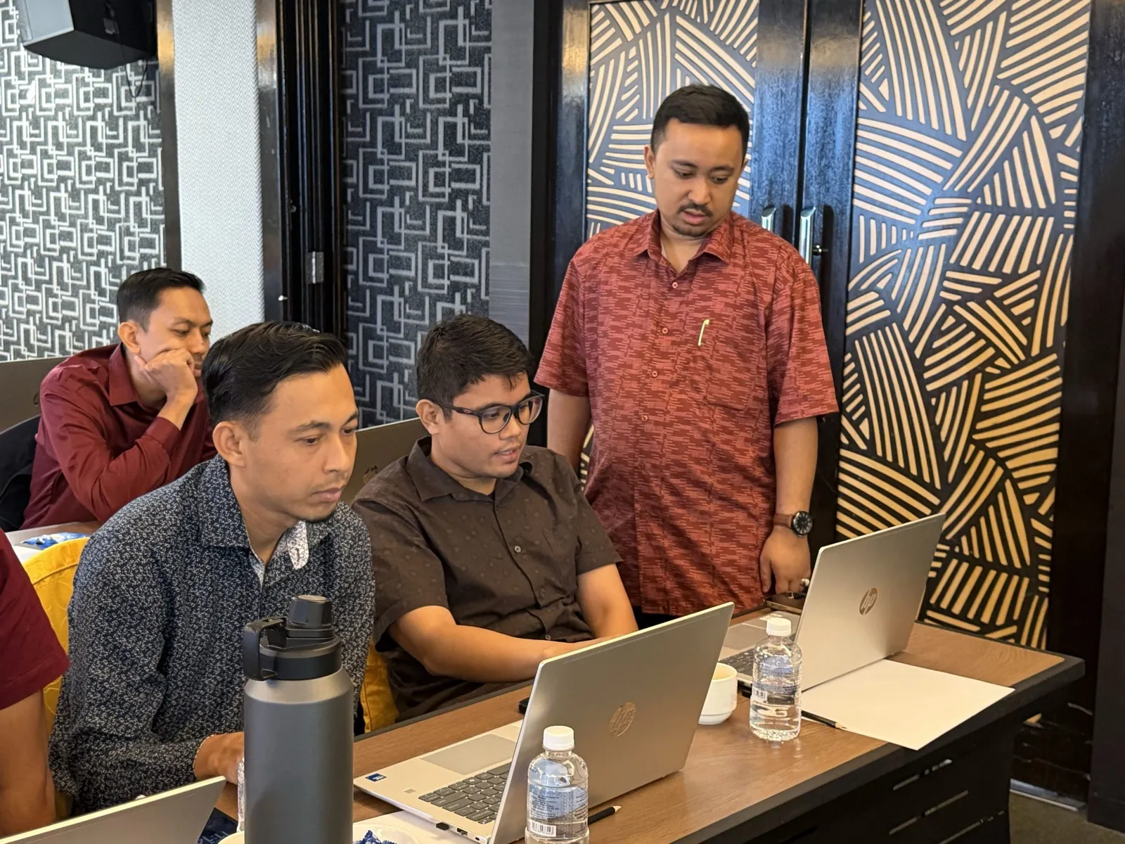 Sesi hands-on bersama eksekutif Zakat Perak
